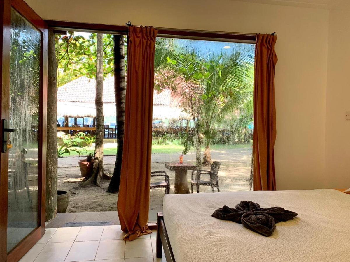 Castaway Surf Retreat 1 Ξενοδοχείο Sekongkang Εξωτερικό φωτογραφία